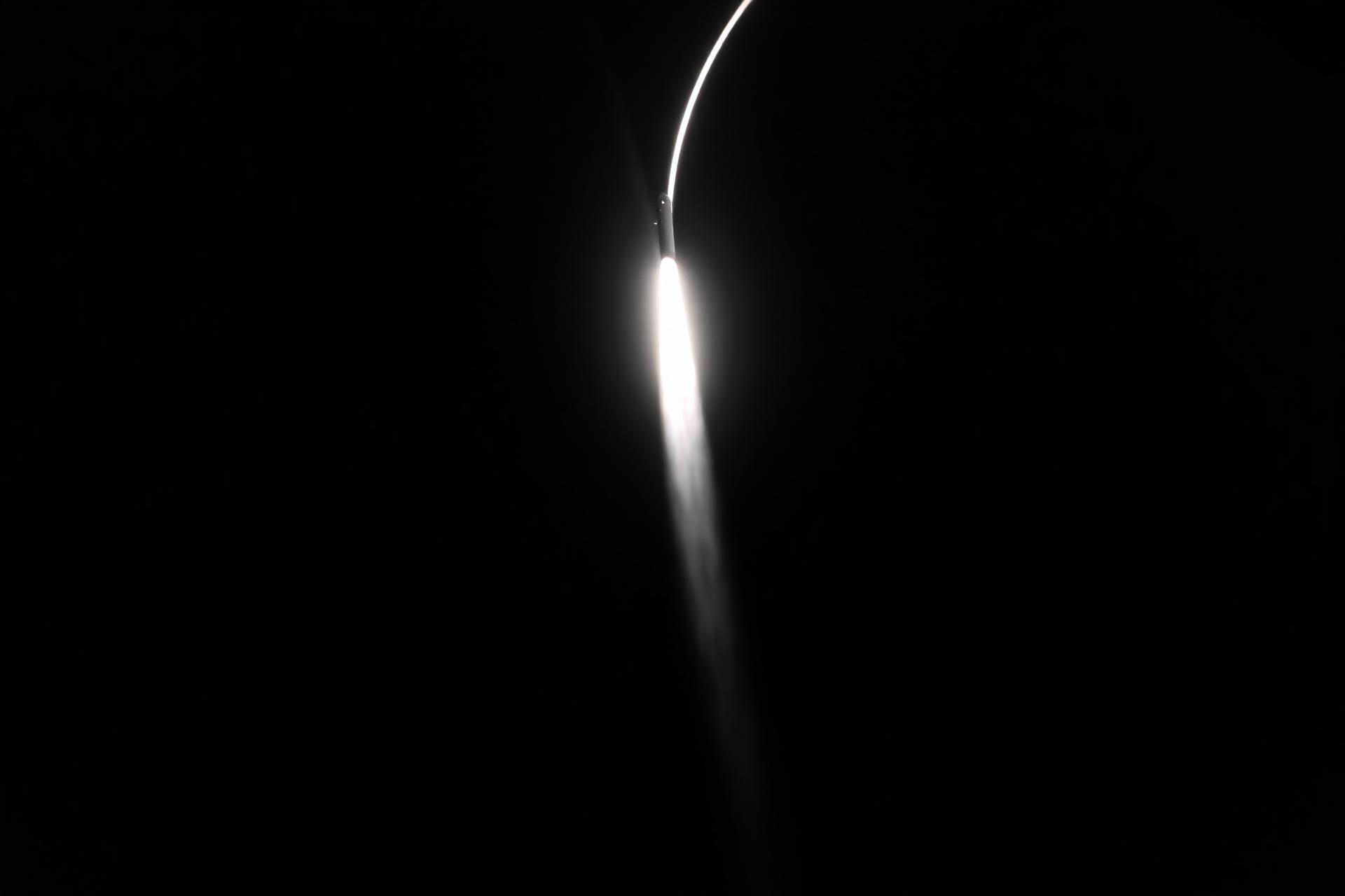 Foguete ELYT em lançamento — infraestrutura orbital do hemisfério sul